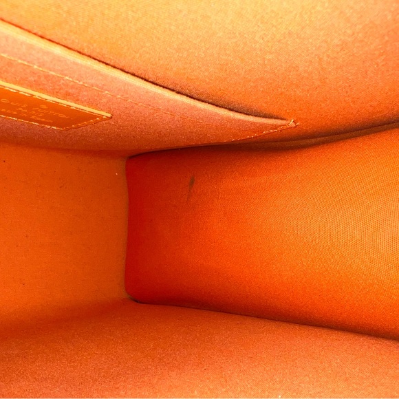 Pre-loved EUC LOUIS VUITTON Epi Croisette PM in Mandarin - Picture 11 of 16